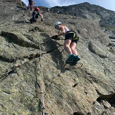 Apartment Handicap-friendly With 3 Bedrooms *